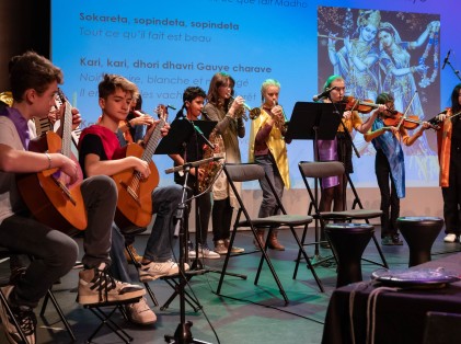 EMM projet musique indienne spectacle jeune public Amrat Hussain Brorhters Trio (12)