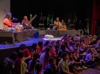 EMM projet musique indienne spectacle jeune public Amrat Hussain Brorhters Trio (8)