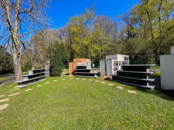 Cimetiere - columbarium et puits  (1)