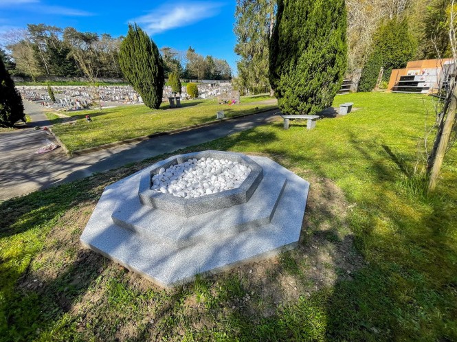 Cimetiere - columbarium et puits  (2)