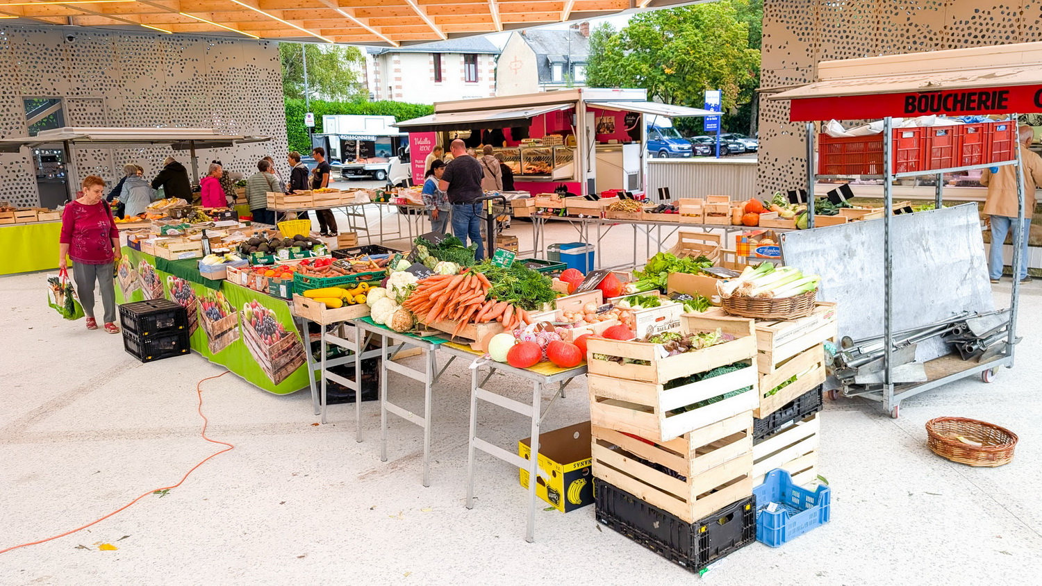marché sous la halle (1)_redimensionner
