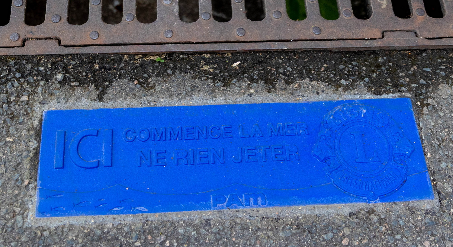 pose plaque ICI COMMENCE LA MER Lions's Club (3)