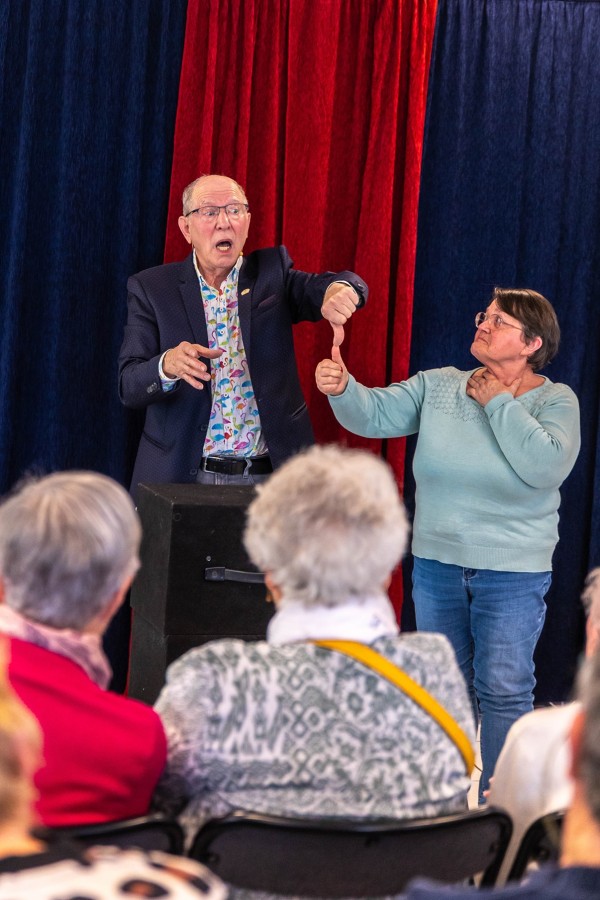 conseil des aînés spectacle magie (5)